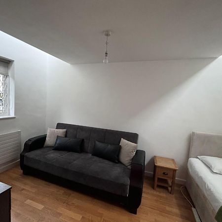 דירות לונדון Entire Flat In Euston-Kings Cross מראה חיצוני תמונה